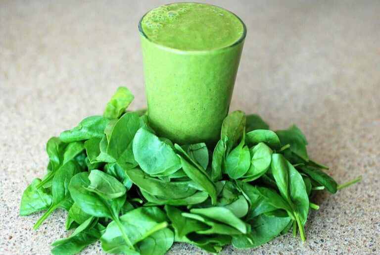 Spinach Detox Smoothie – Easy Preparation